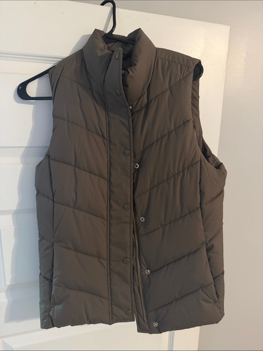GAP Quilted Puffer Vest - Olive Brown